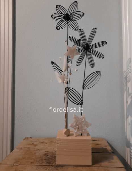 Arredo floreale fiori in filo di ferro 