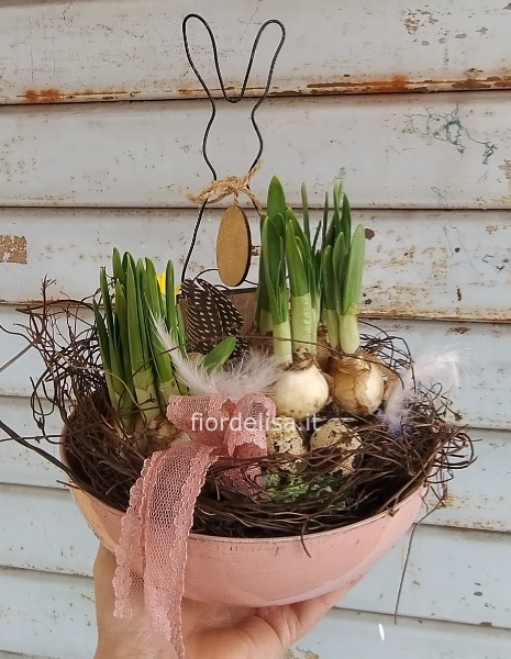 Composizione di Pasqua con Narcisi